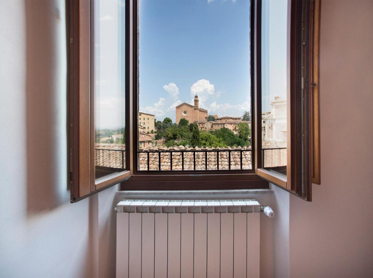 Residenza D'Epoca Palazzo Piccolomini Apartment Siena Exterior photo