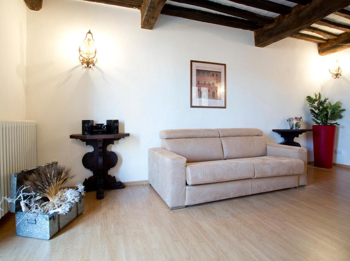 Residenza D'Epoca Palazzo Piccolomini Apartment Siena Exterior photo