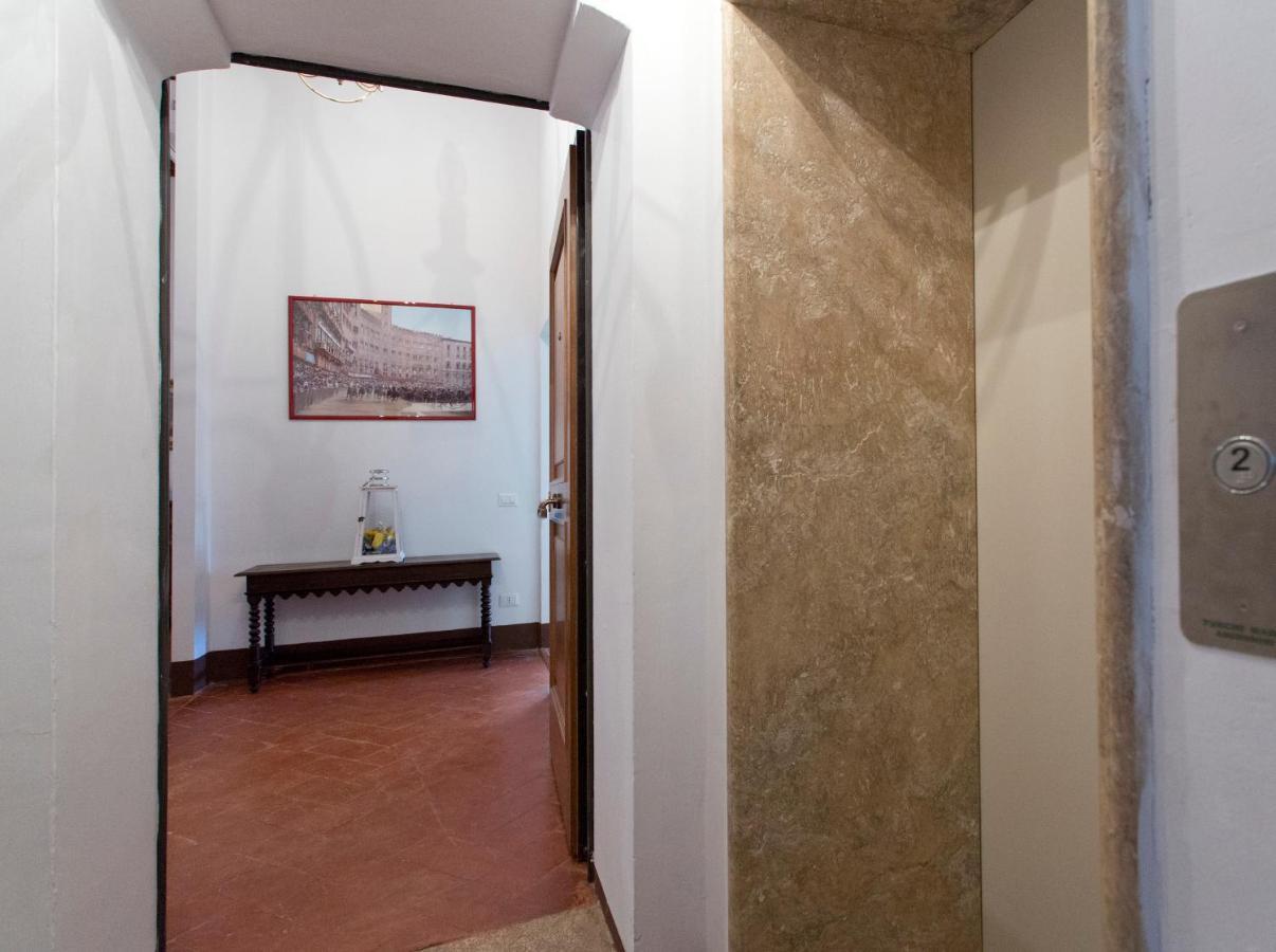Residenza D'Epoca Palazzo Piccolomini Apartment Siena Exterior photo