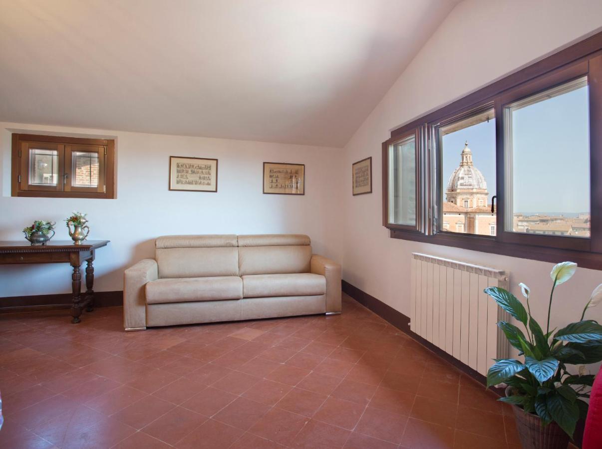 Residenza D'Epoca Palazzo Piccolomini Apartment Siena Exterior photo