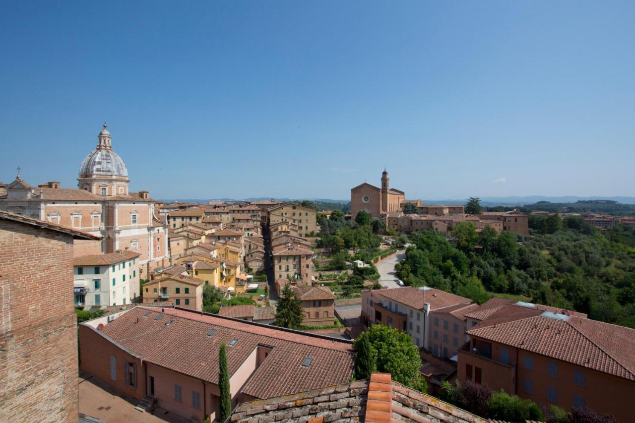 Residenza D'Epoca Palazzo Piccolomini Apartment Siena Exterior photo